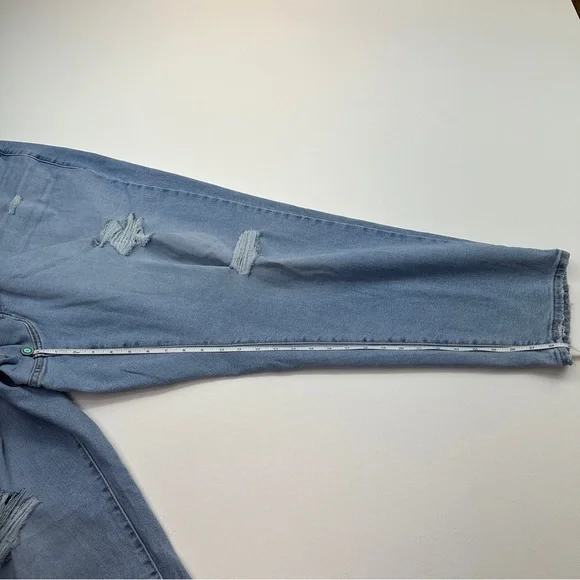 Levi’s High Waisted Distressed Mom Jeans Size 24W plus NWT - Picture 12 of 16